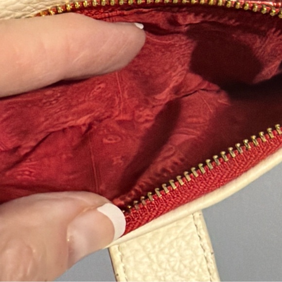 Loungefly Snow White Evil Queen White Heart Box With Dagger Wallet - Picture 3 of 14